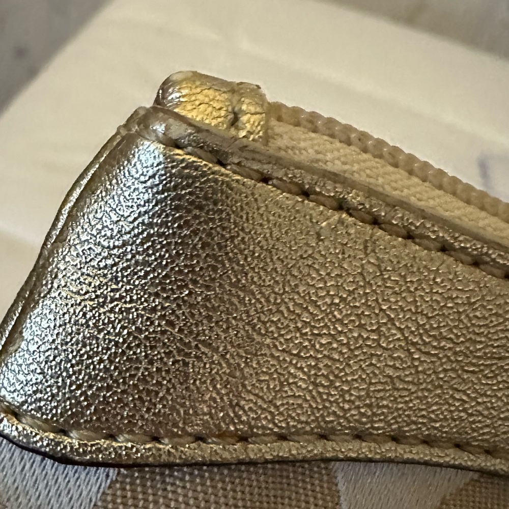 Coach Cream Monogram Wristlet with Floral Appliqué Flowers - Picture 15 of 16